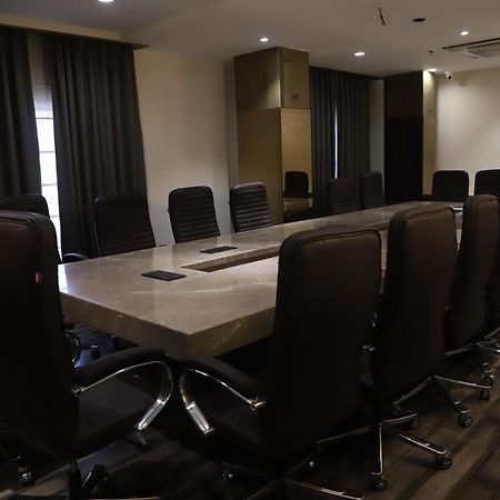 The Royal Class Hotel Gwalior Dış mekan fotoğraf