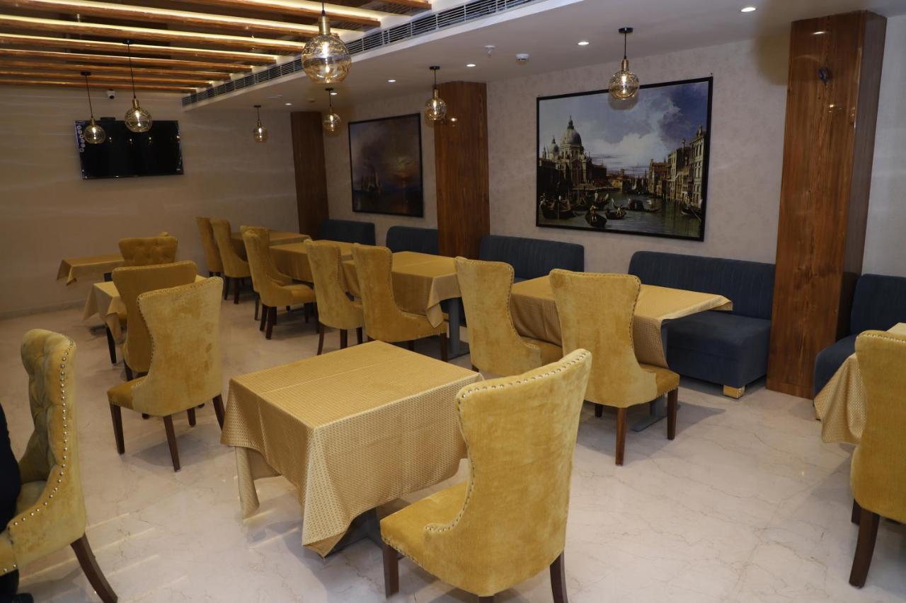 The Royal Class Hotel Gwalior Dış mekan fotoğraf