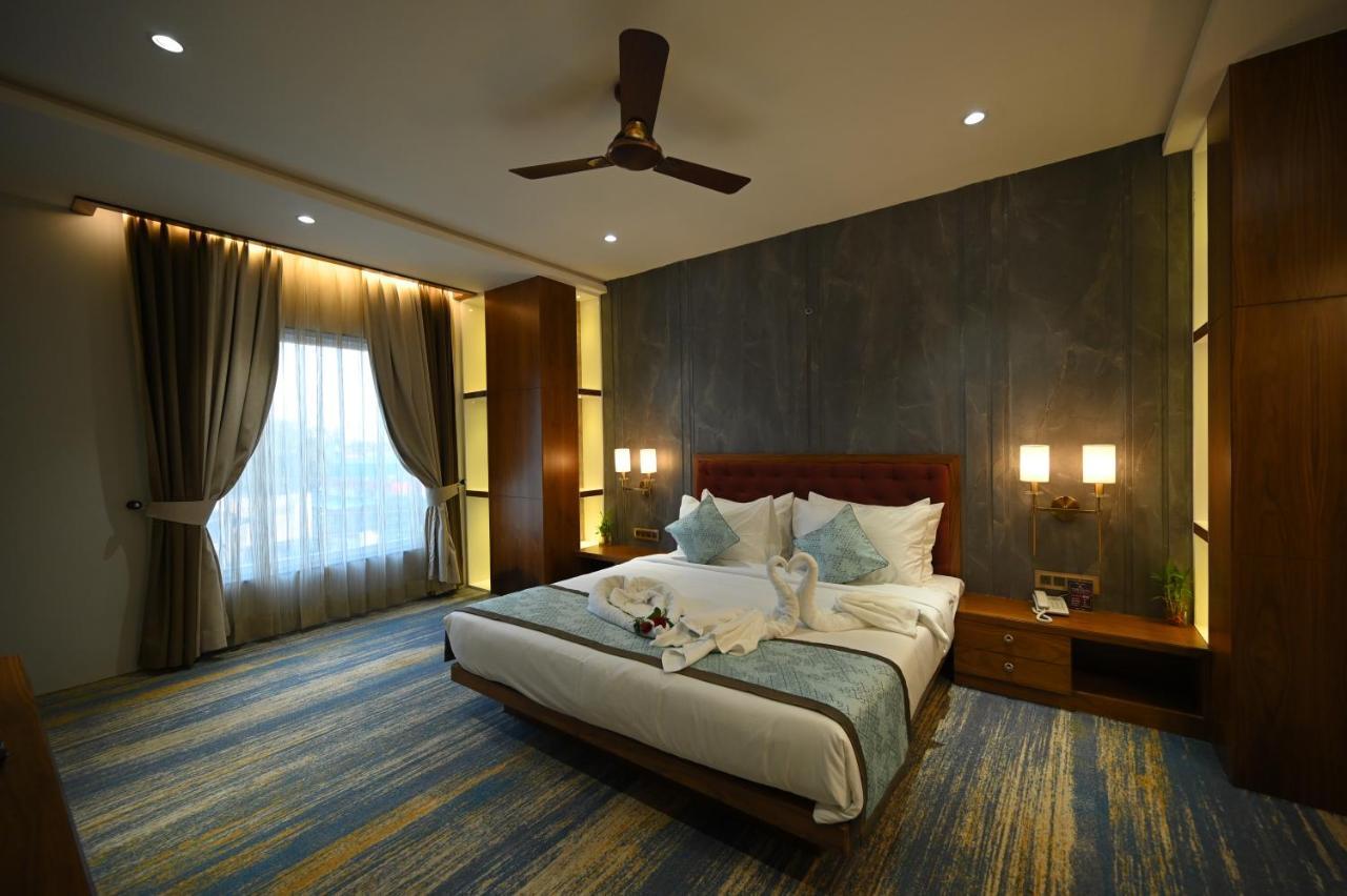 The Royal Class Hotel Gwalior Dış mekan fotoğraf