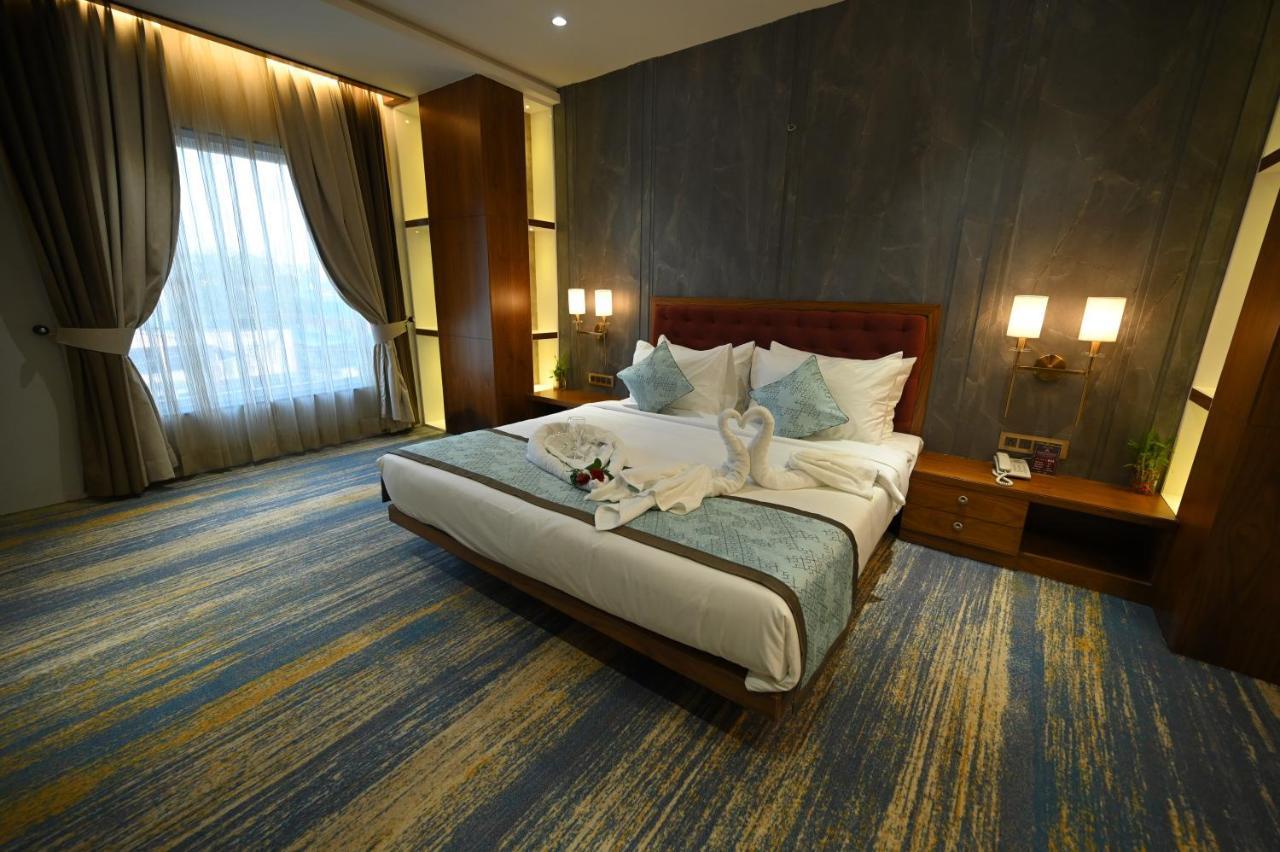 The Royal Class Hotel Gwalior Dış mekan fotoğraf